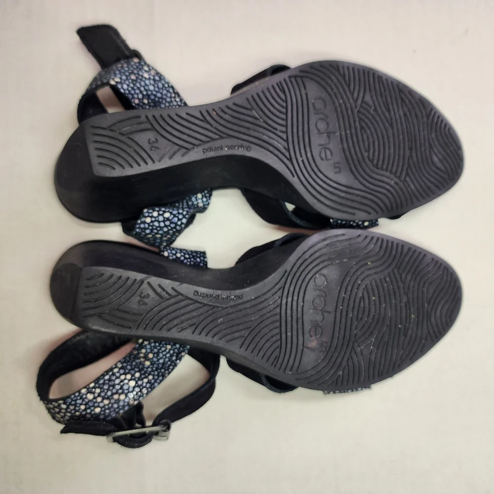 Arche Stylish‎ Black and White Wedge Sandals